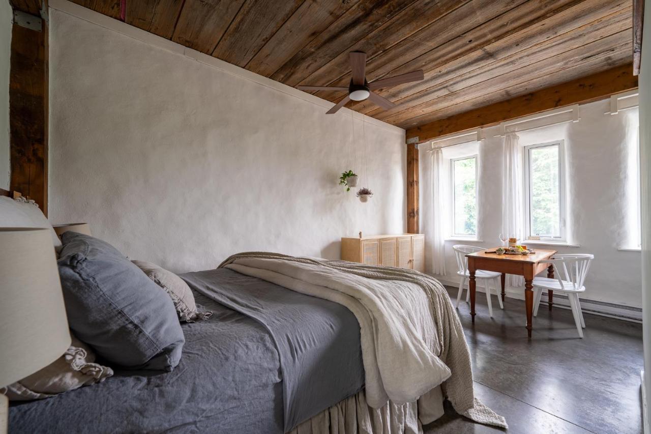 Owl'S Nest Suites Carrying Place Ngoại thất bức ảnh