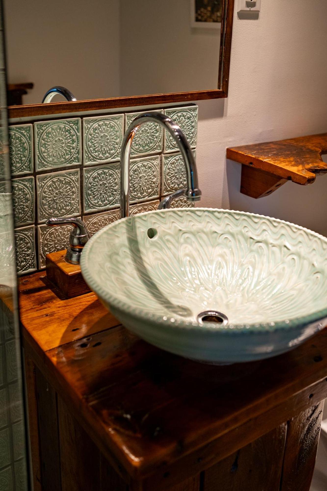 Owl'S Nest Suites Carrying Place Ngoại thất bức ảnh