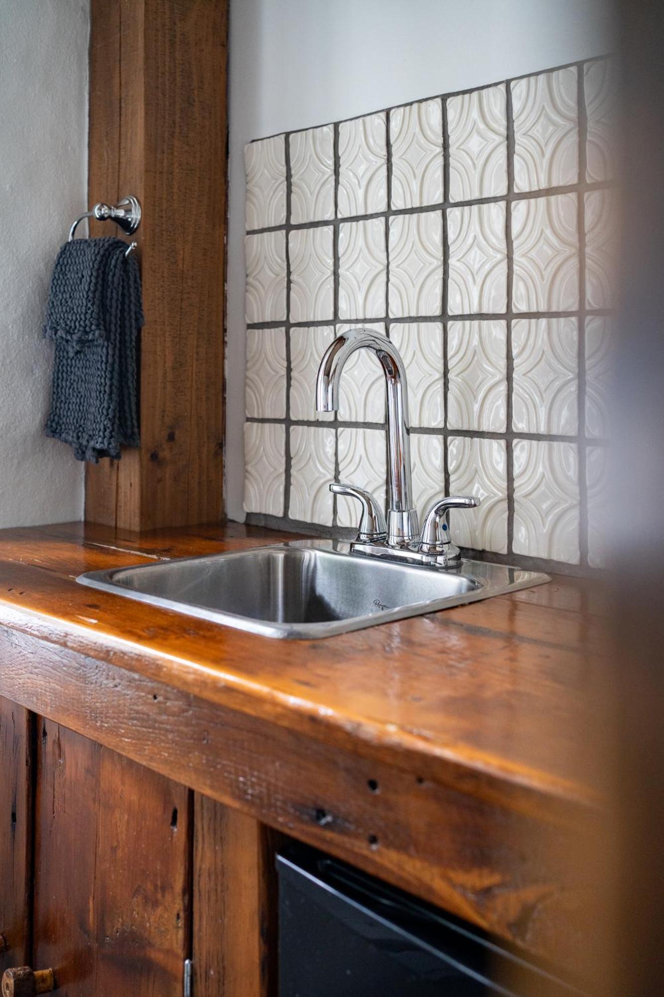 Owl'S Nest Suites Carrying Place Ngoại thất bức ảnh