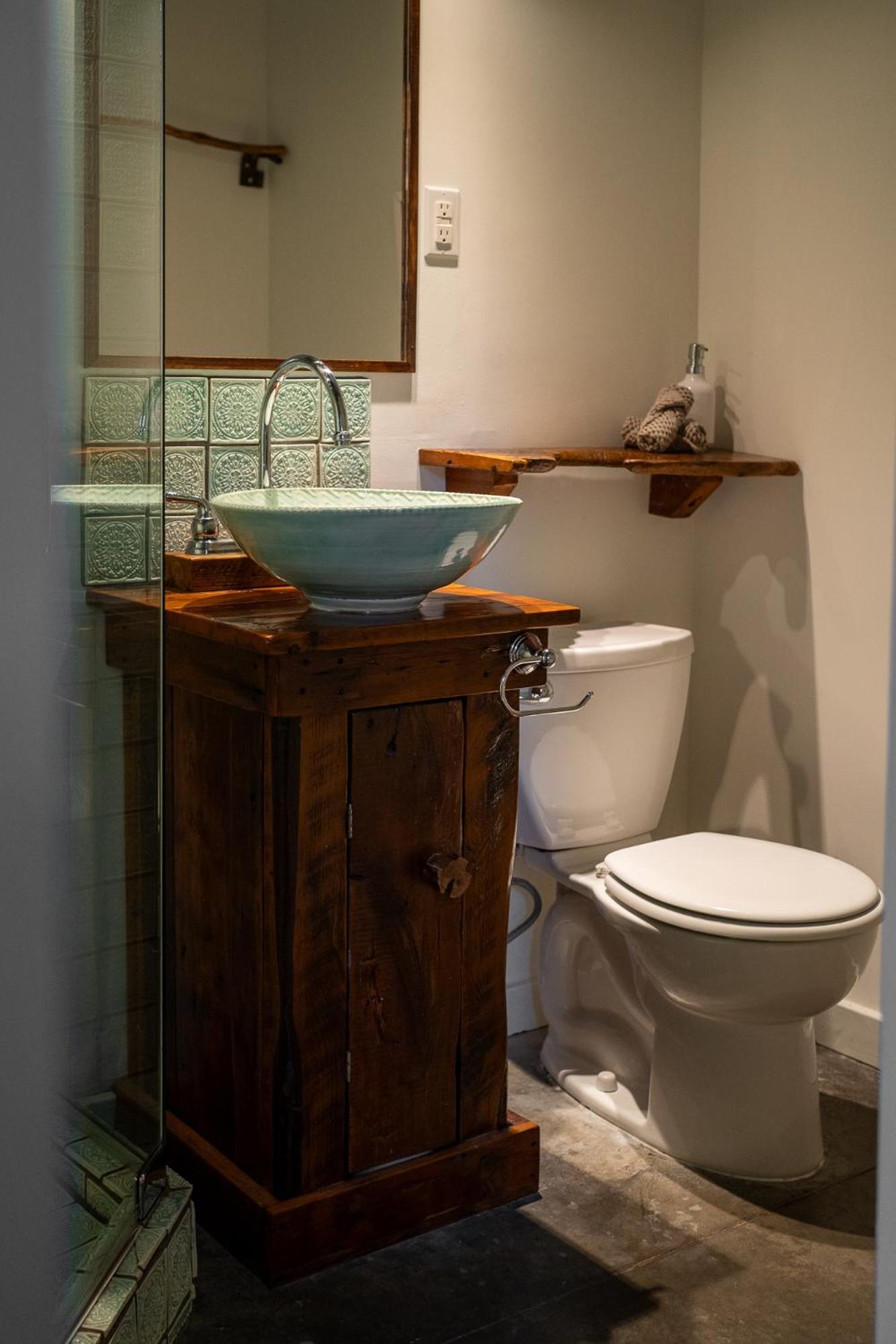 Owl'S Nest Suites Carrying Place Ngoại thất bức ảnh