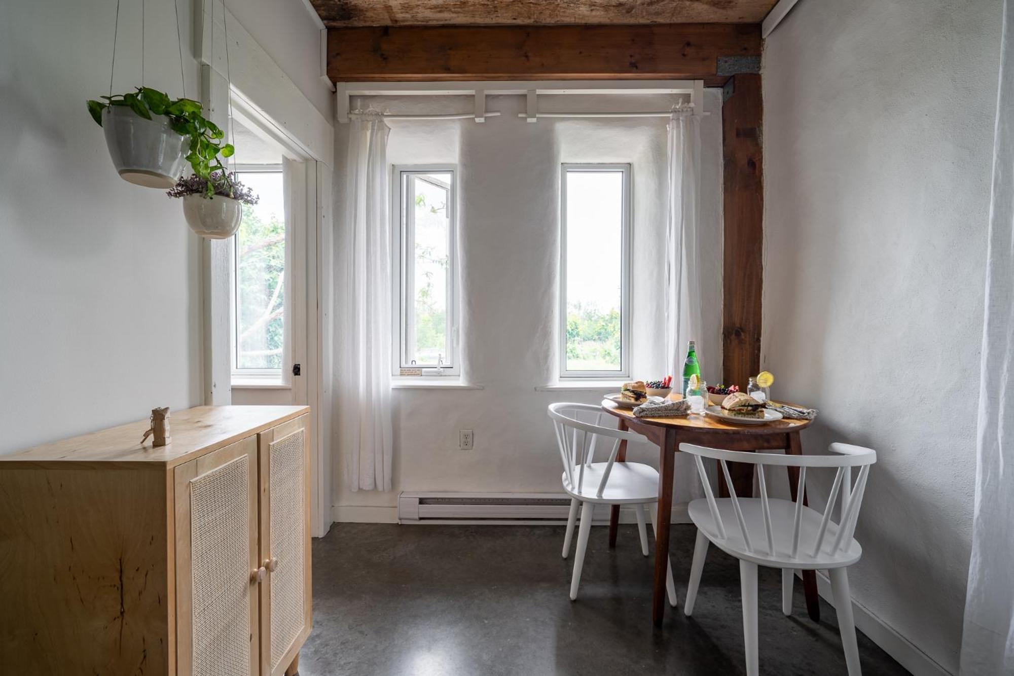 Owl'S Nest Suites Carrying Place Ngoại thất bức ảnh