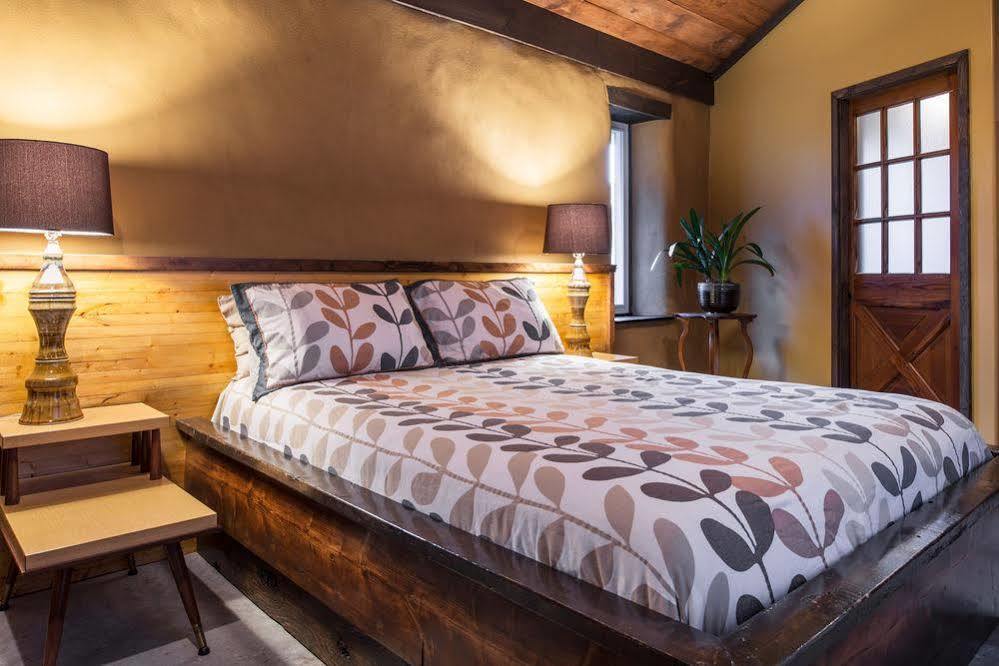 Owl'S Nest Suites Carrying Place Ngoại thất bức ảnh